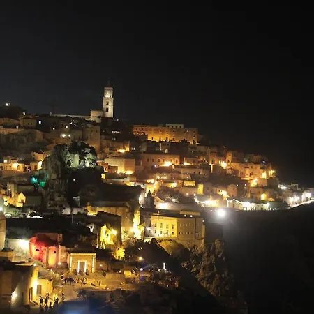 Lamia Matera